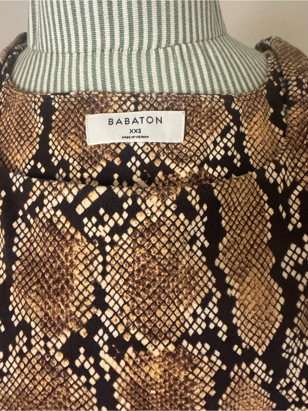 Aritzia Babaton Snake-Print Bodysuit - Picture 2 of 3